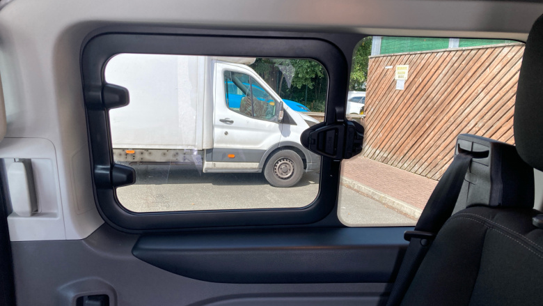 Ford Transit Custom 320 L1 Diesel Fwd 2.0 EcoBlue 170ps Low Roof D/Cab Limited Van Auto